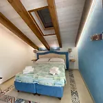 Miramare بيت ضيافة أَجيرولا